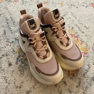 NWOT Michael Kors sneakers
